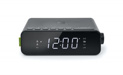 Rádio s hodinami a nabíjačkou na telefón MUSE "M-175WI" v čiernej farbe.